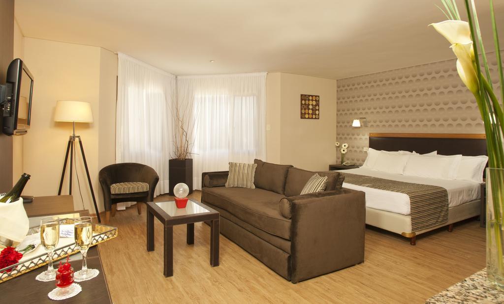 Land Express Neuquen Hotel Exterior photo